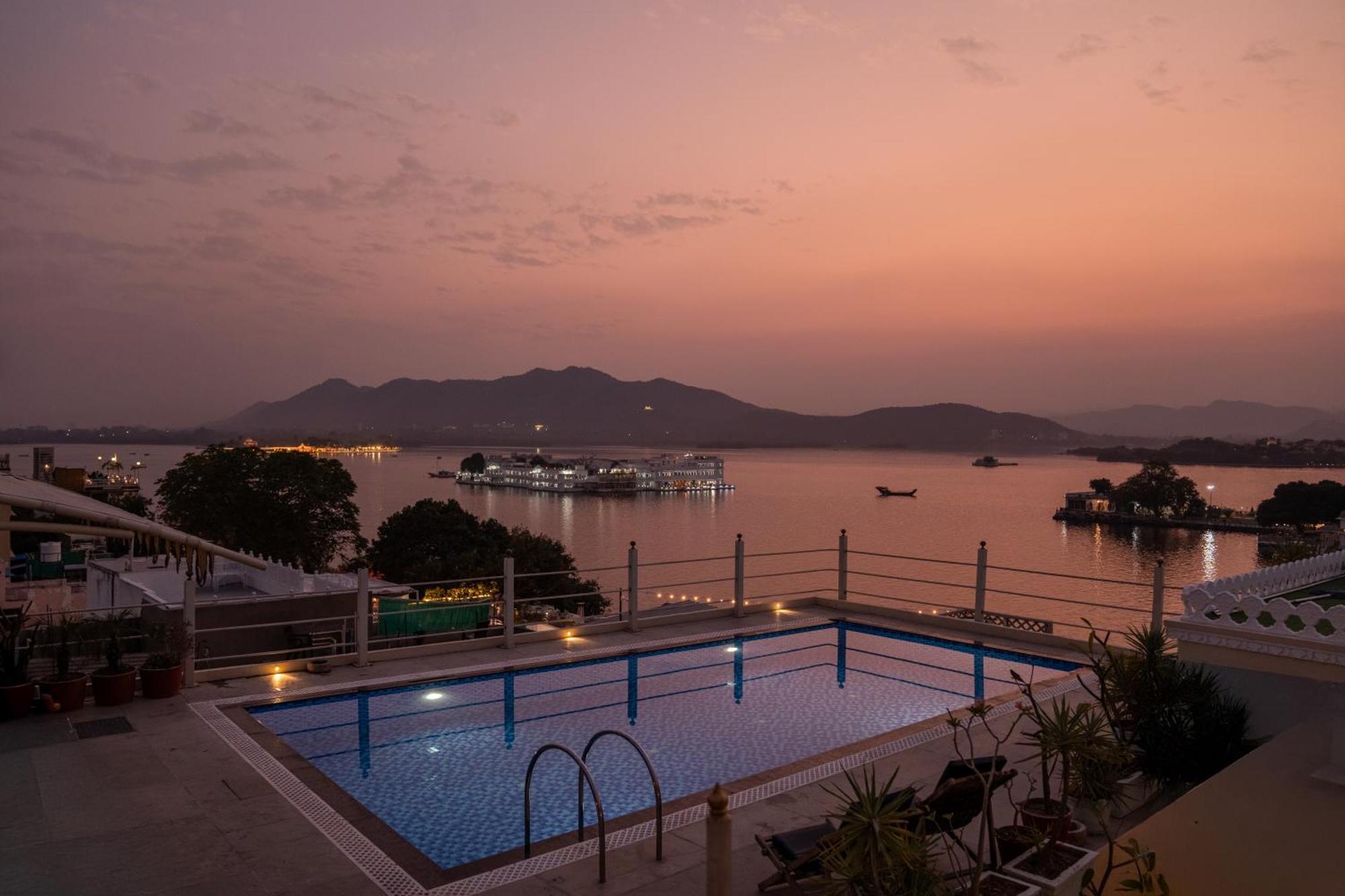 Hotel Udaigarh - Udaipur Exterior foto